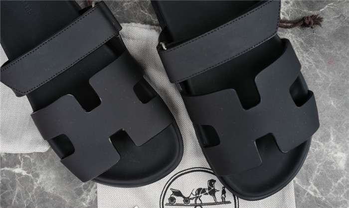 H**me5 Chypre Sandal Black For Women