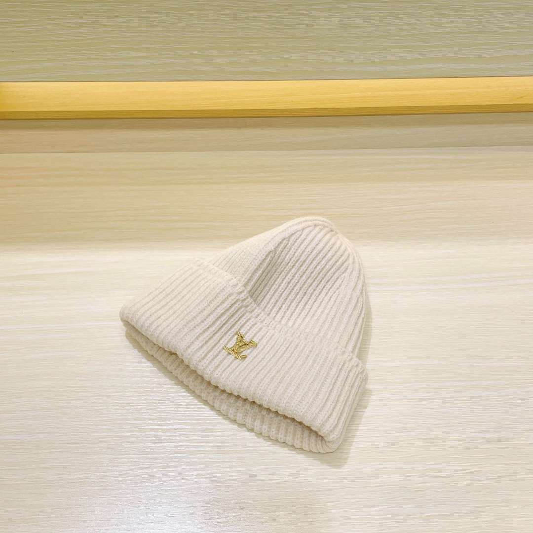 L0vis Vvtt0n Ahead Beanie White For Women