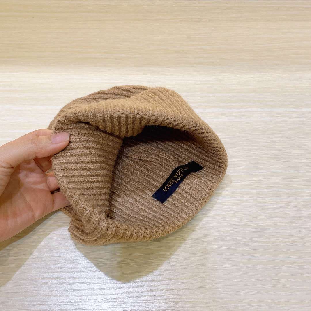 L0vis Vvtt0n Ahead Beanie Brown For Women