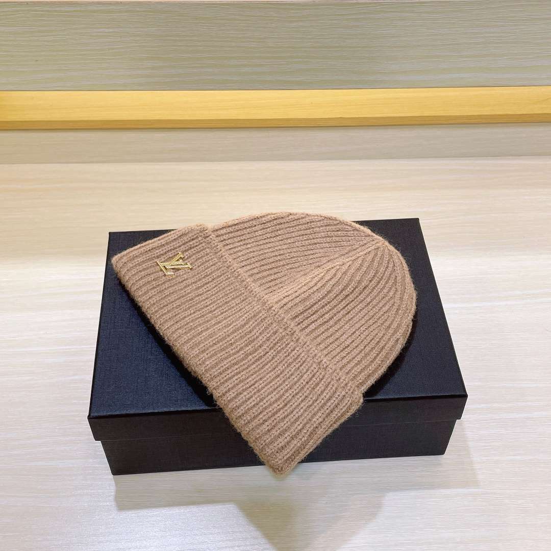 L0vis Vvtt0n Ahead Beanie Brown For Women