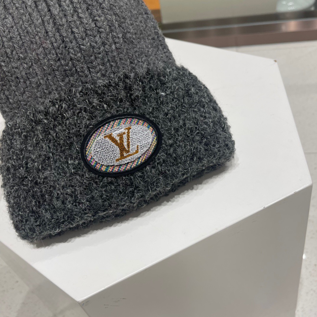 L0vis Vvtt0n Ahead Beanie Grey For Women