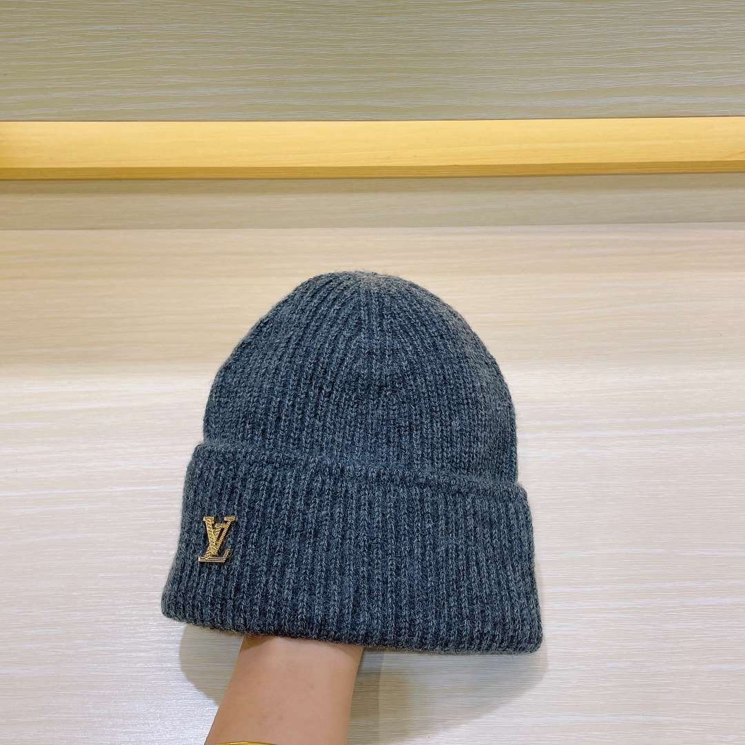 L0vis Vvtt0n Ahead Beanie Blue For Women