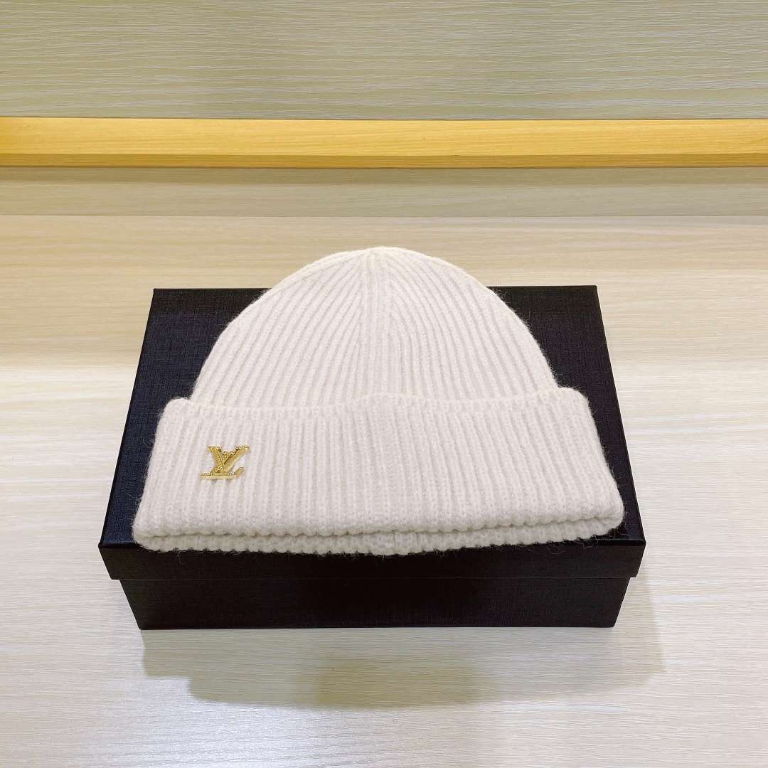 L0vis Vvtt0n Ahead Beanie White For Women
