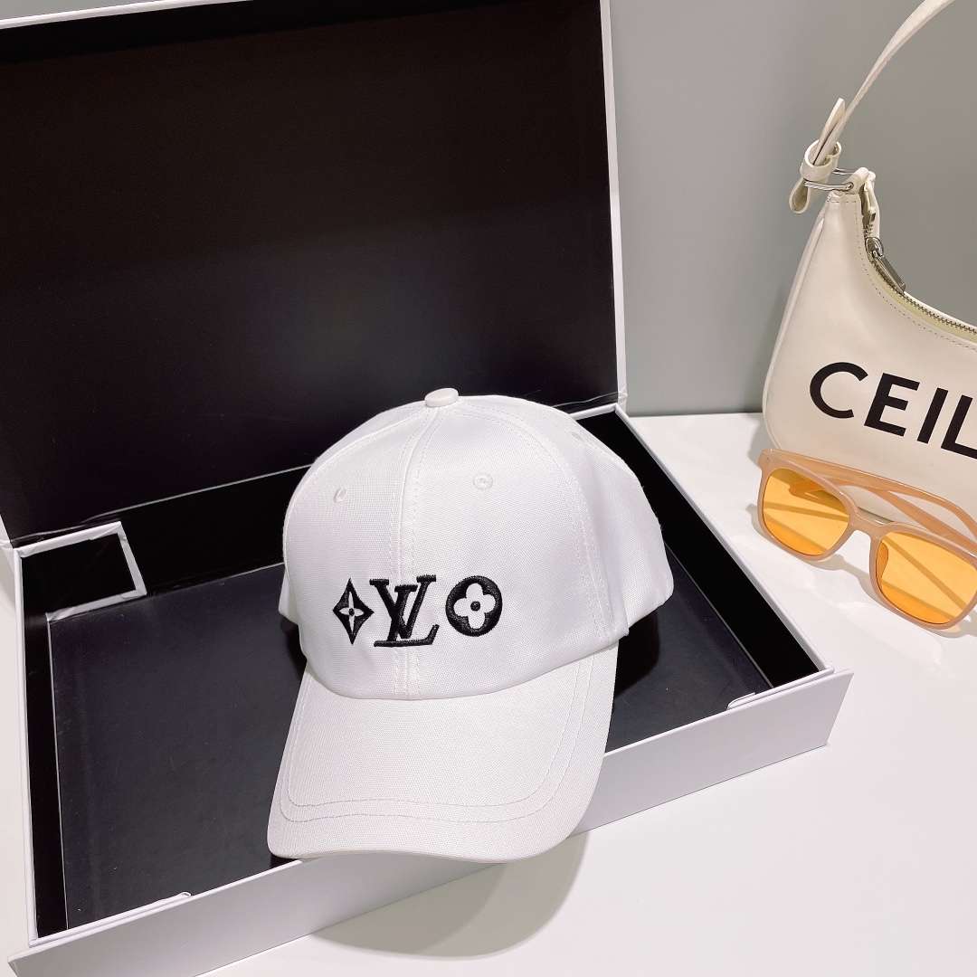 L0vis Vvtt0n Baseball Cap White For Men