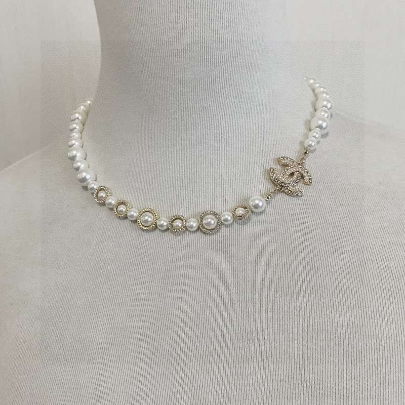 Ch**el Pearl Bow Necklace White For Women