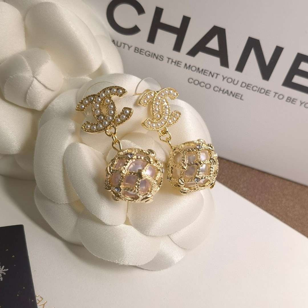Ch**el Pearl Braided Mesh Earrings Gold For Women
