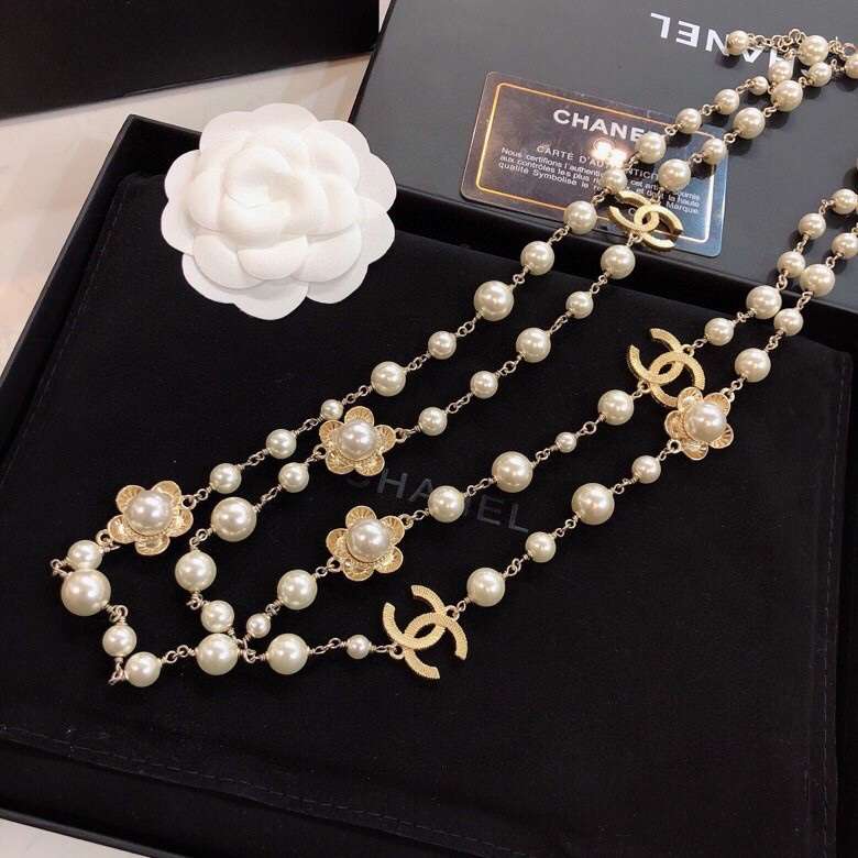 Ch**el Pearl CC Flower Necklace Gold For Women