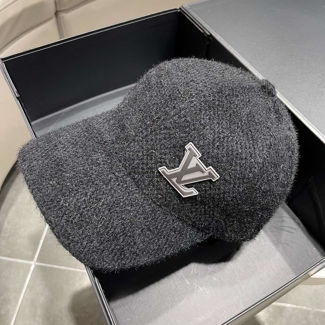 L0vis Vvtt0n Corduroy Cap Black For Women
