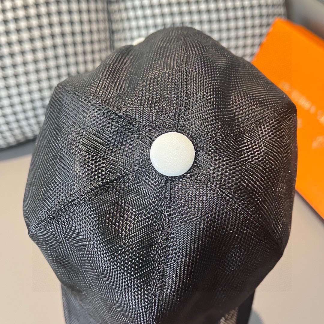 L0vis Vvtt0n Epi Monogram Cap Black For Men