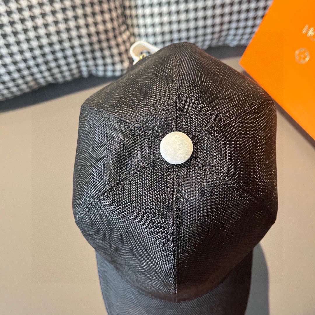 L0vis Vvtt0n Epi Monogram Cap Black For Men