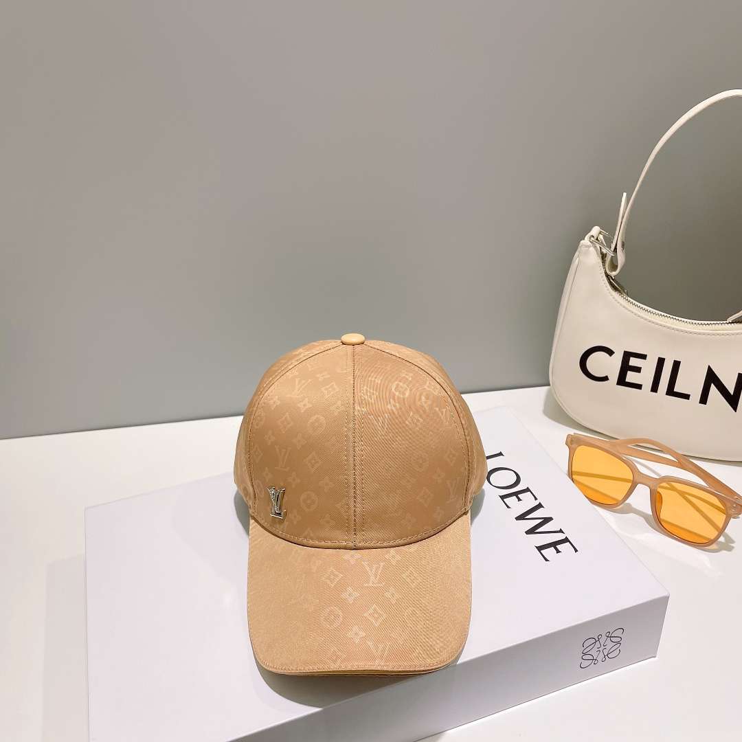 L0vis Vvtt0n Iconic Cap Beige For Men