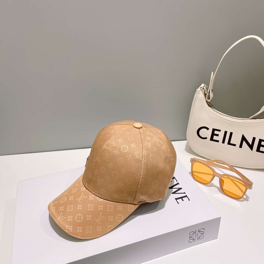 L0vis Vvtt0n Iconic Cap Beige For Men