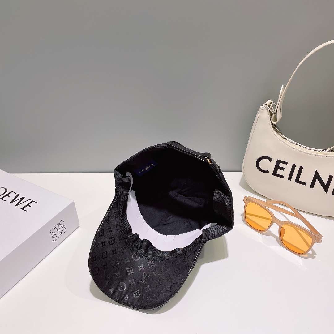 L0vis Vvtt0n Iconic Cap Black For Men