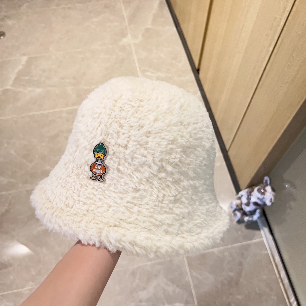 L0vis Vvtt0n Duck Beanie LV White For Women