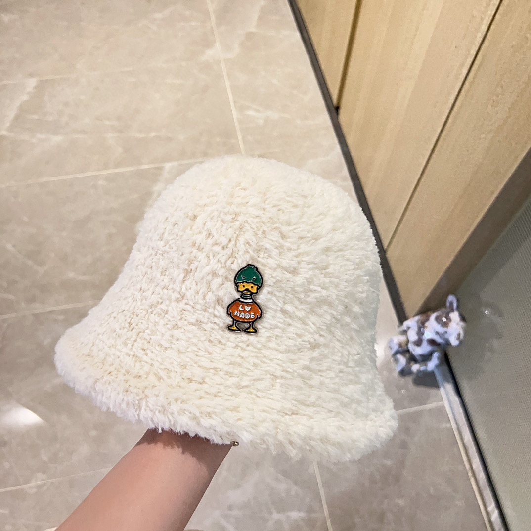 L0vis Vvtt0n Duck Beanie LV White For Women