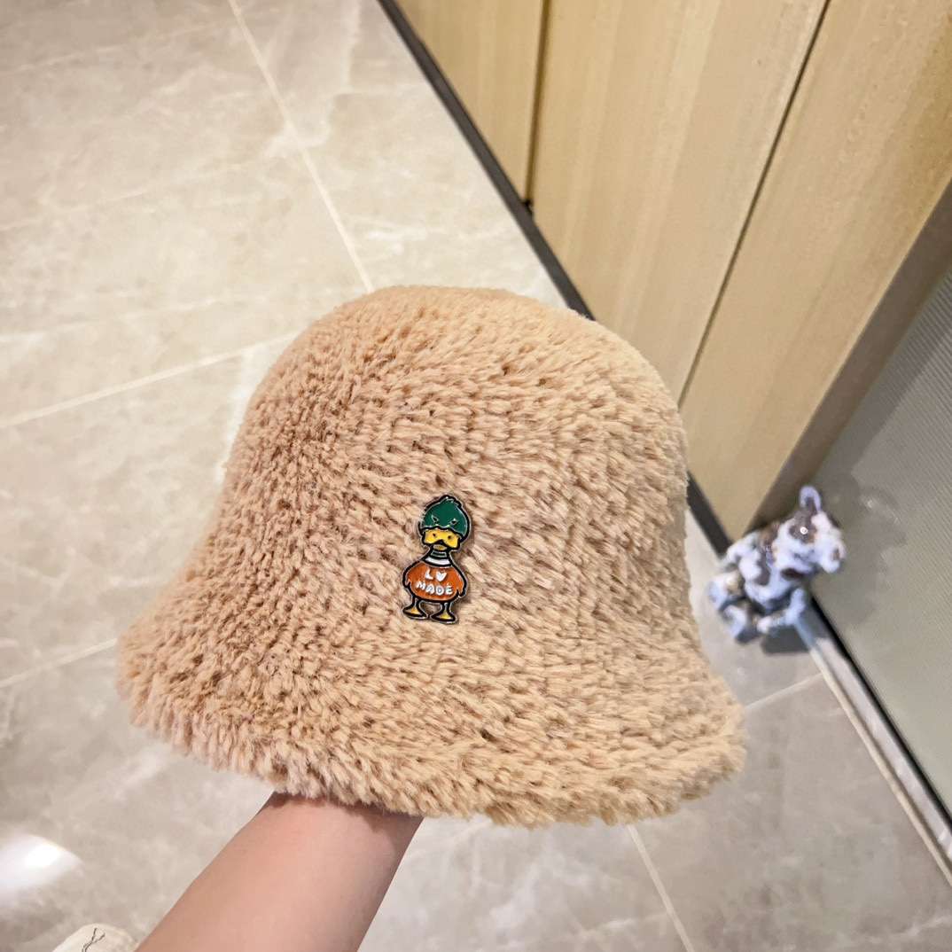 L0vis Vvtt0n Duck Beanie LV Beige For Women