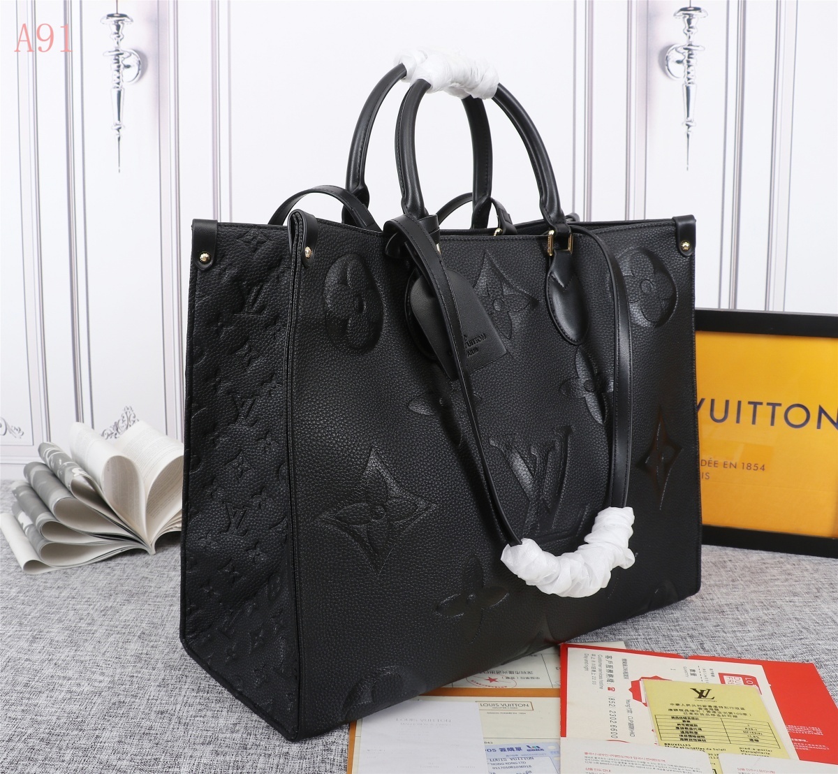 L0vis Vvtt0n Onthego MM Monogram Empreinte Tote Bag Black For Women 35cm LV M45595