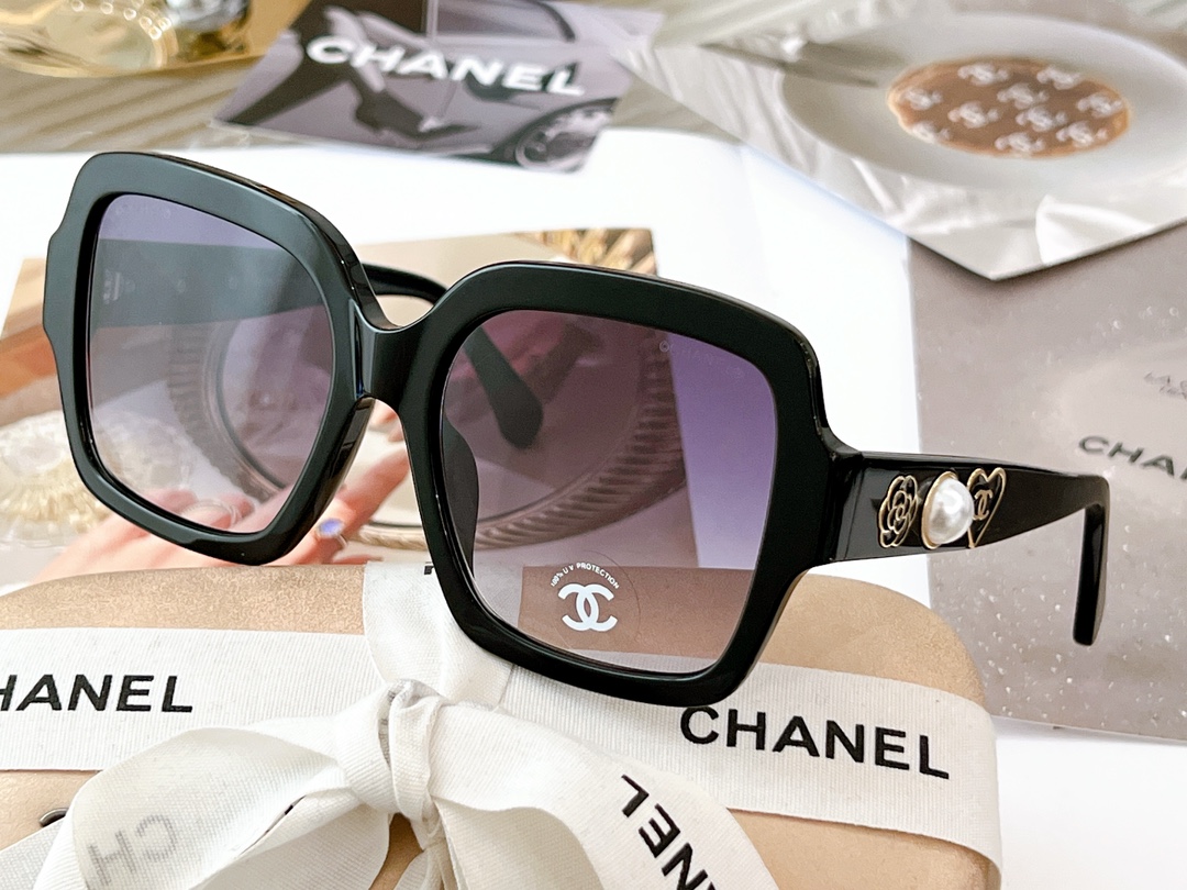 Ch**el Sunglasses Pearls Gold CC Logo Black For Women