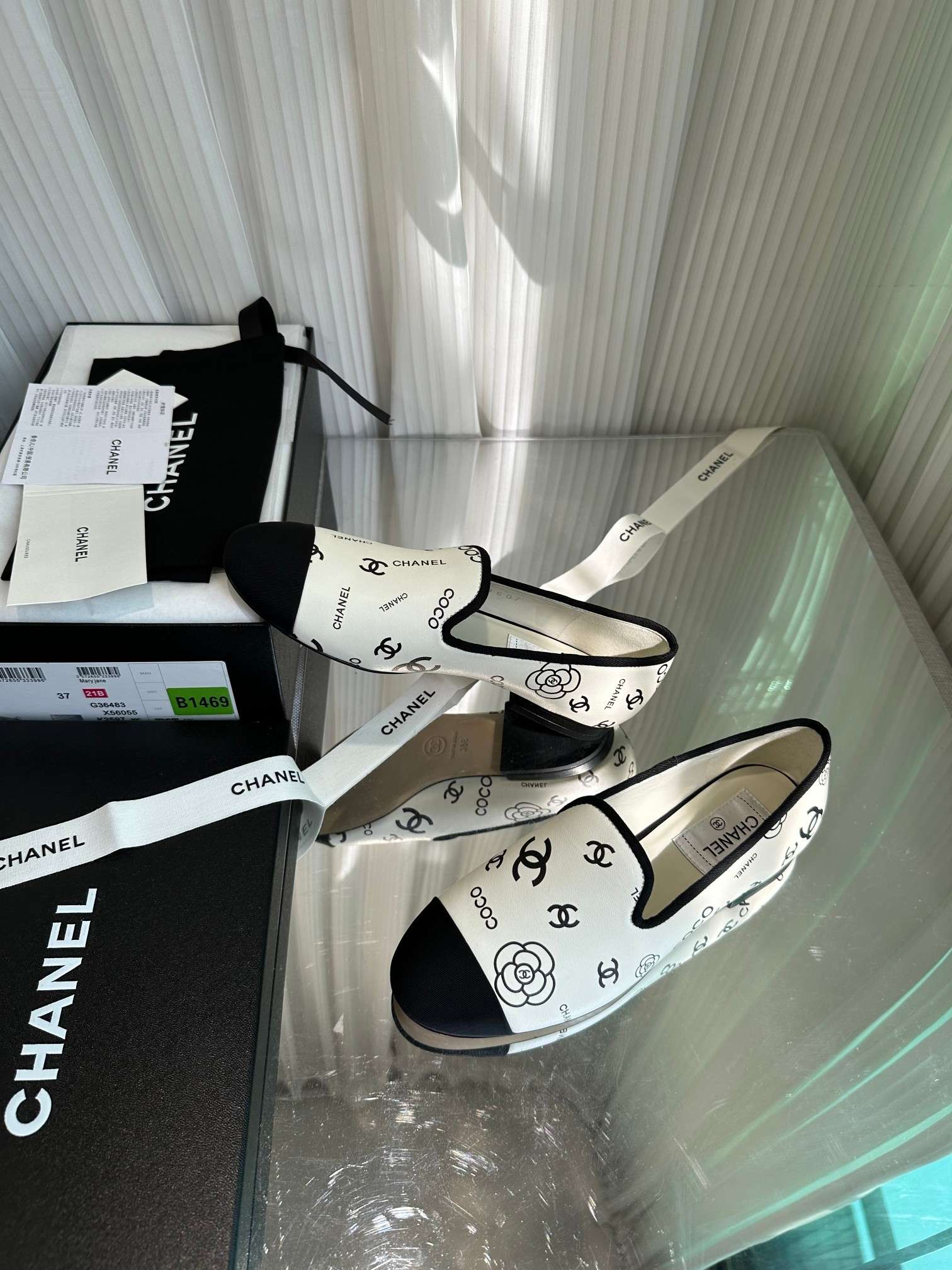 Ch**el Interlocking CC Logo Ballet Flats White For Women