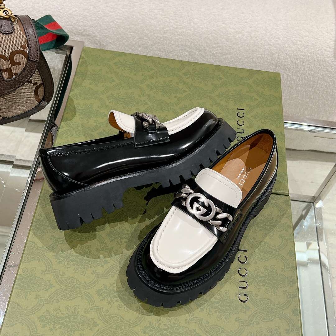 Ch**el Moccasins Black/White For Women