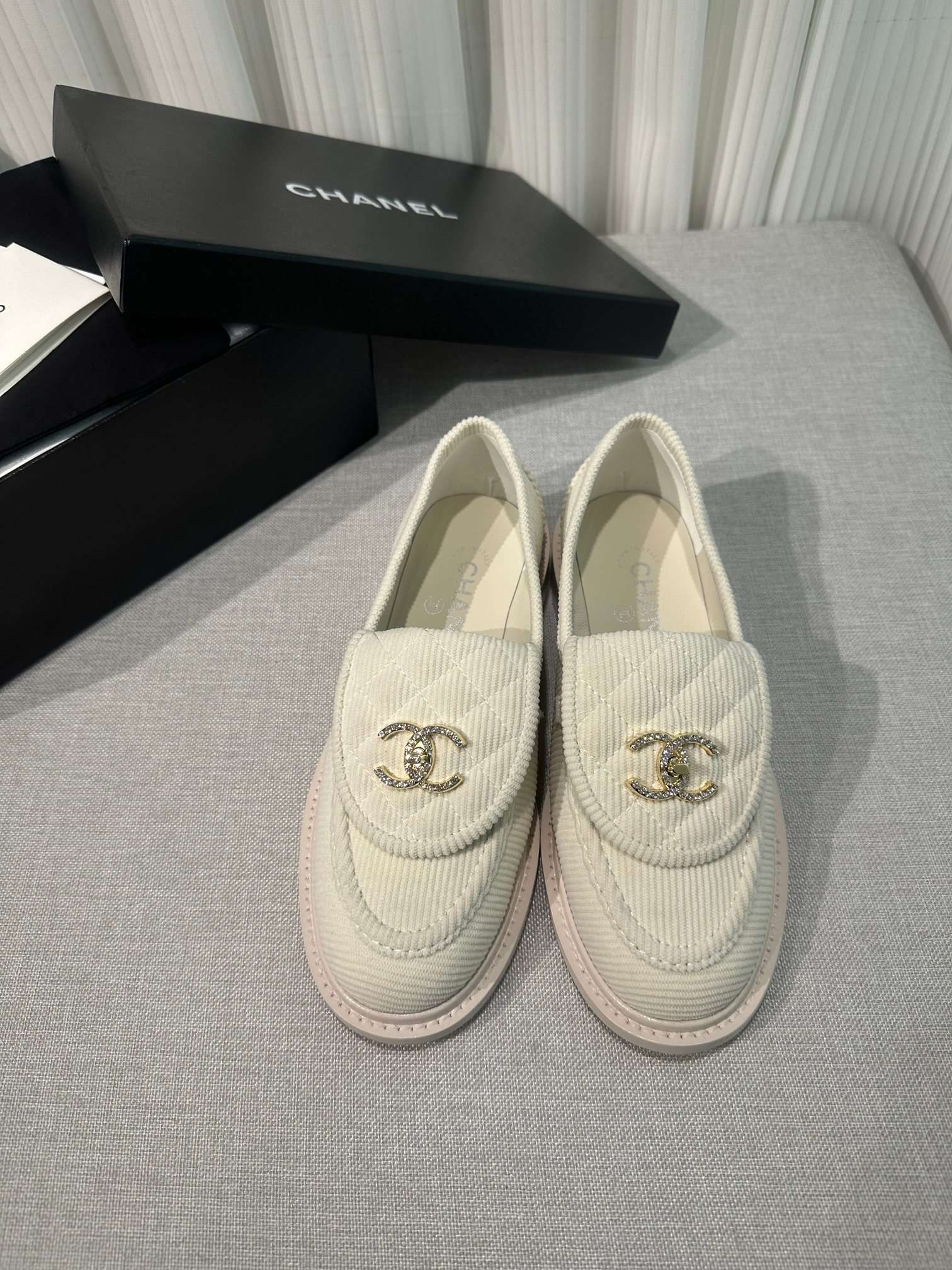 Ch**el Moccasins Cream For Women