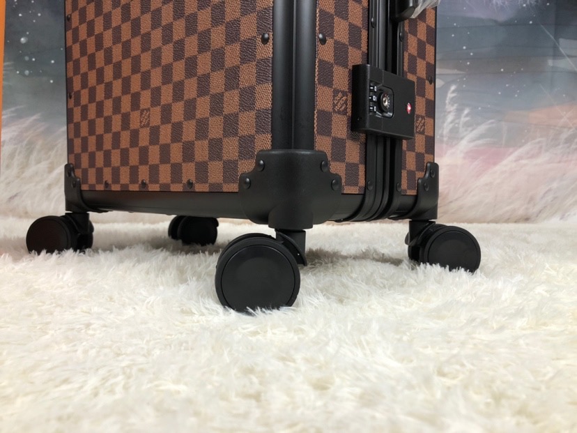 L0vis Vvtt0n Rolling Trunk Brown 55cm/21.6in