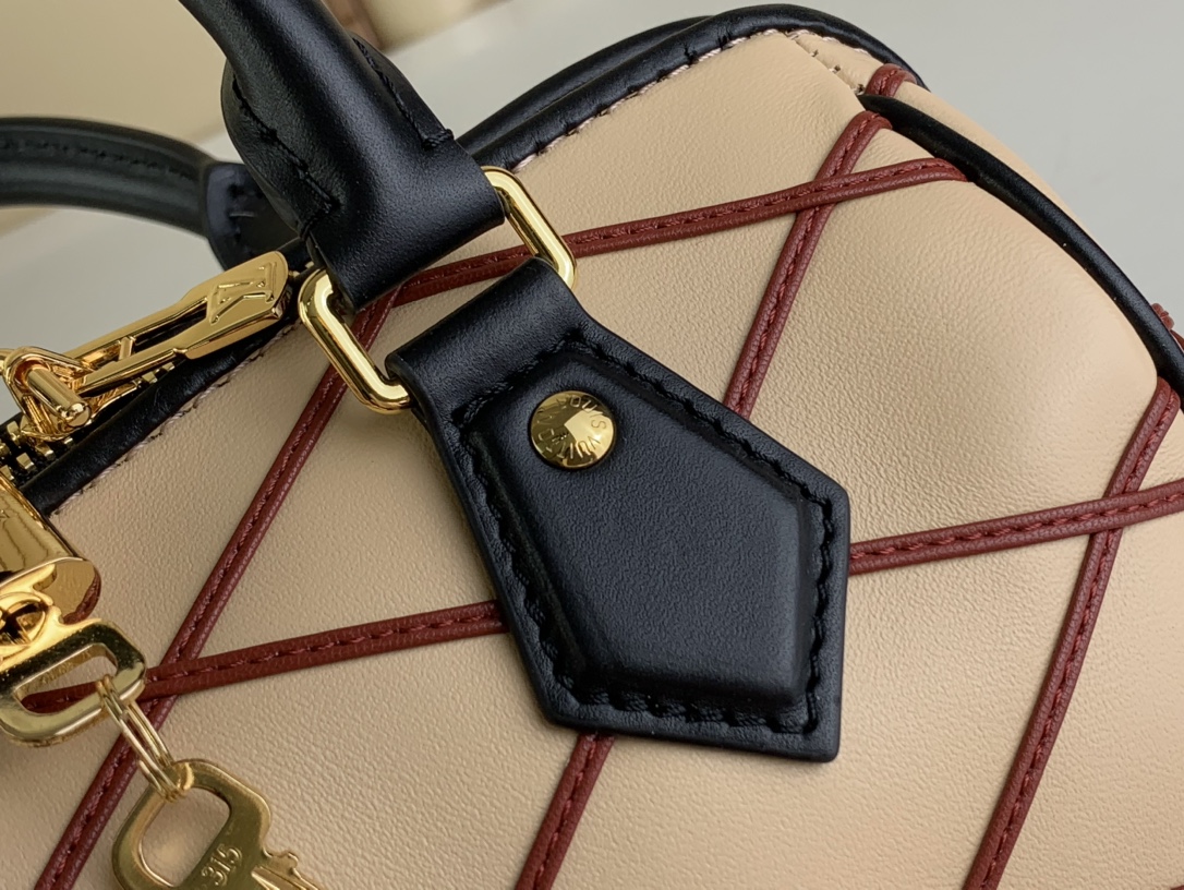 L0vis Vvtt0n Speedy Bandouliere 20 Beige For Women 8 in/ 20.5 cm M24261