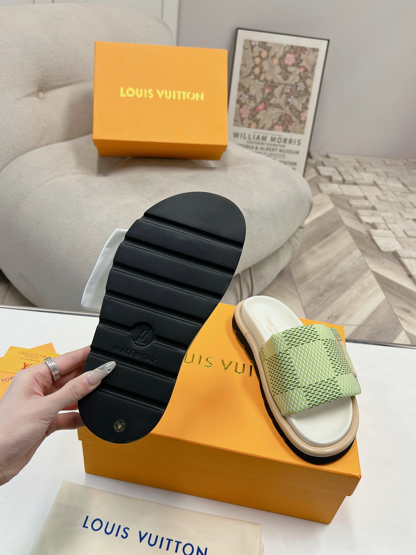 L0vis Vvtt0n Pool Pillow Flat Comfort Mule Beige For Men
