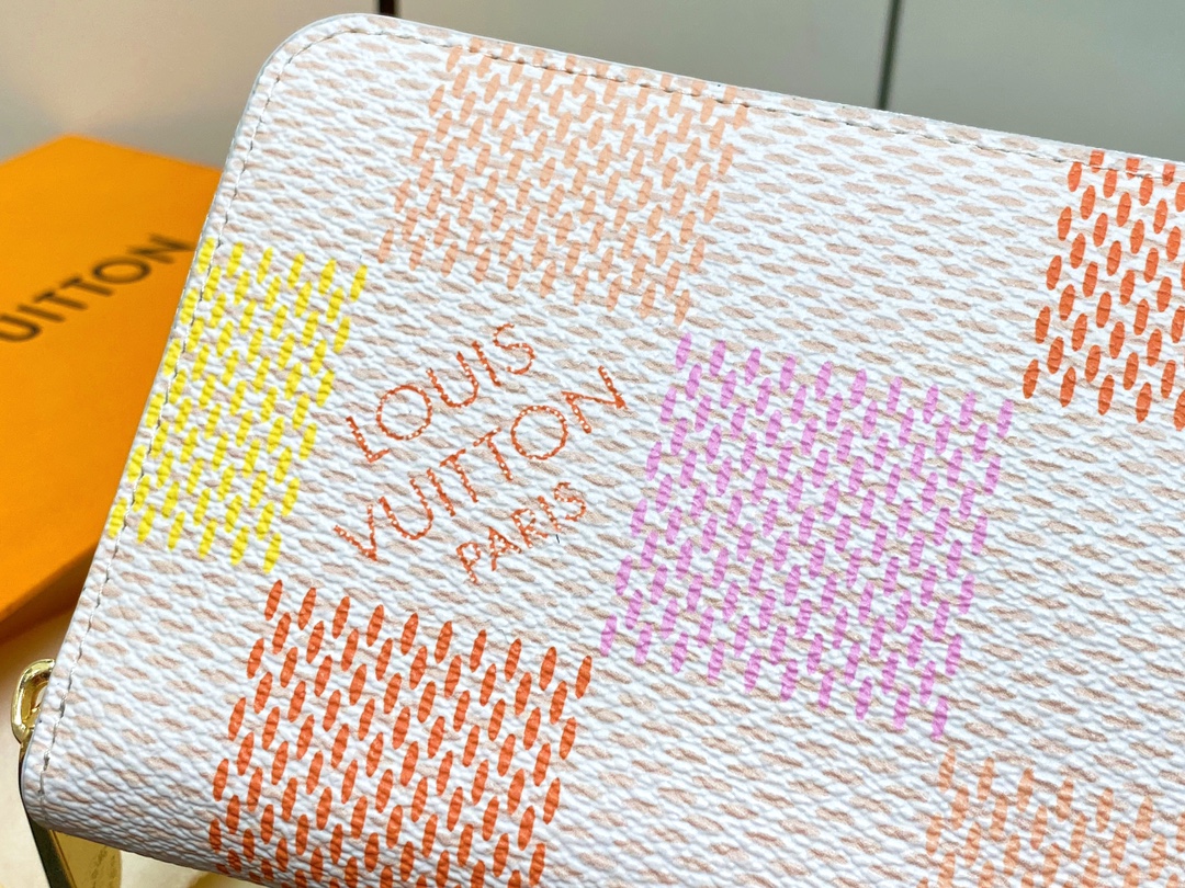 L0vis Vvtt0n Zippy Wallet White For Women 19.5cm / 7.7in N40748