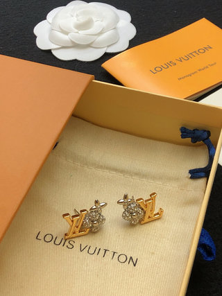 L0vis Vvtt0n Alphabet Earrings Gold For Women