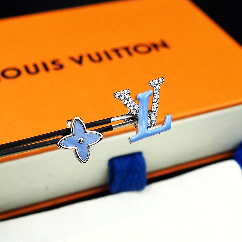L0vis Vvtt0n Flower Locket Stud Earrings Blue For Women