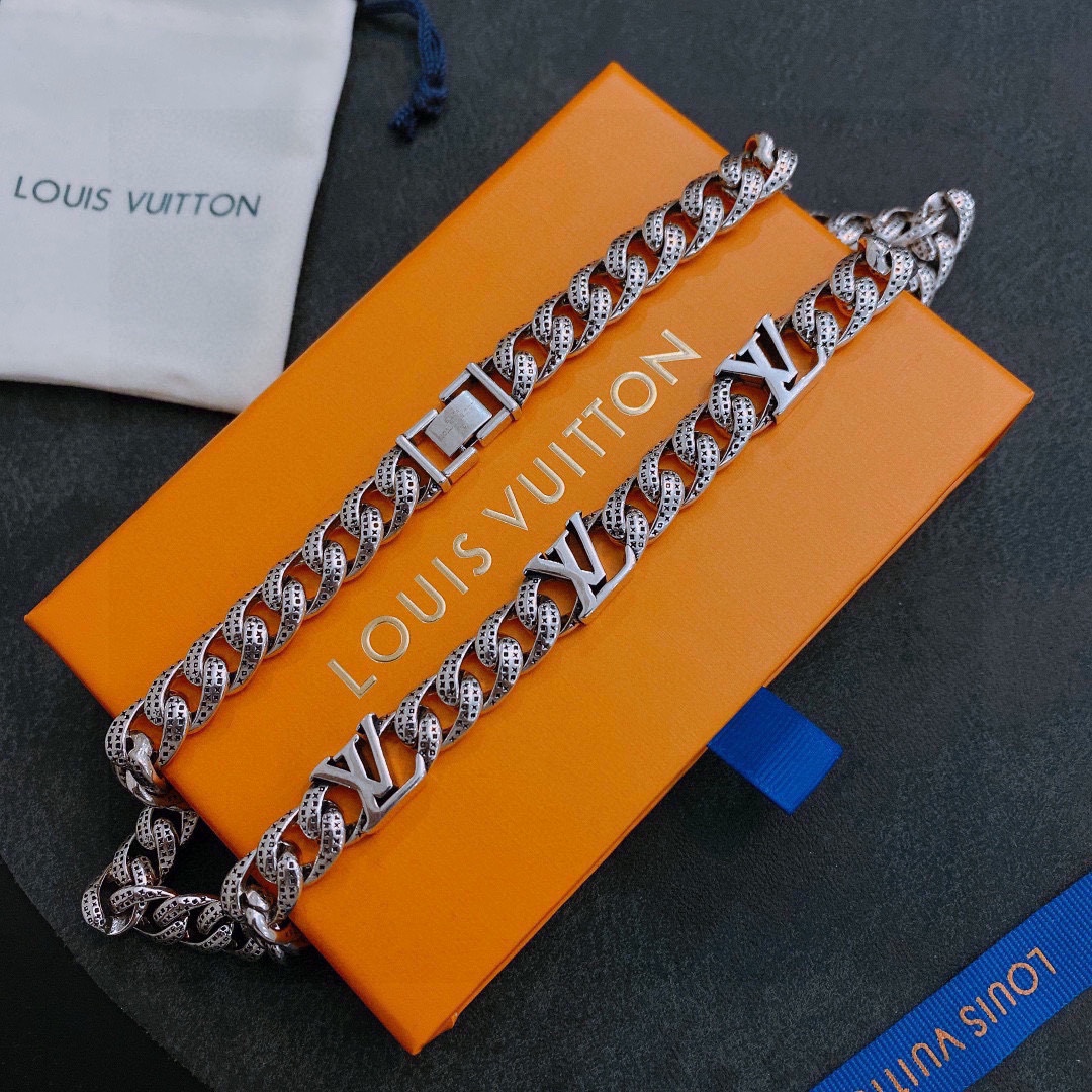 L0vis Vvtt0n Necklace Silver For Women