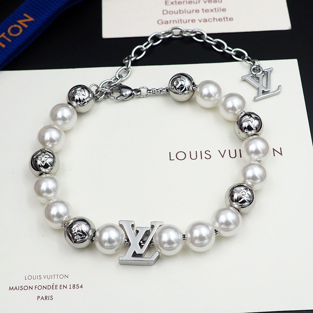 L0vis Vvtt0n Monogram Pearls Bracelet White For Women M0996A