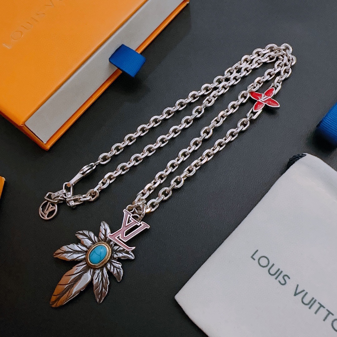 L0vis Vvtt0n Necklace Silver For Women
