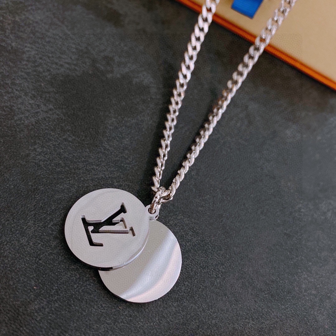 L0vis Vvtt0n Necklace Silver For Women