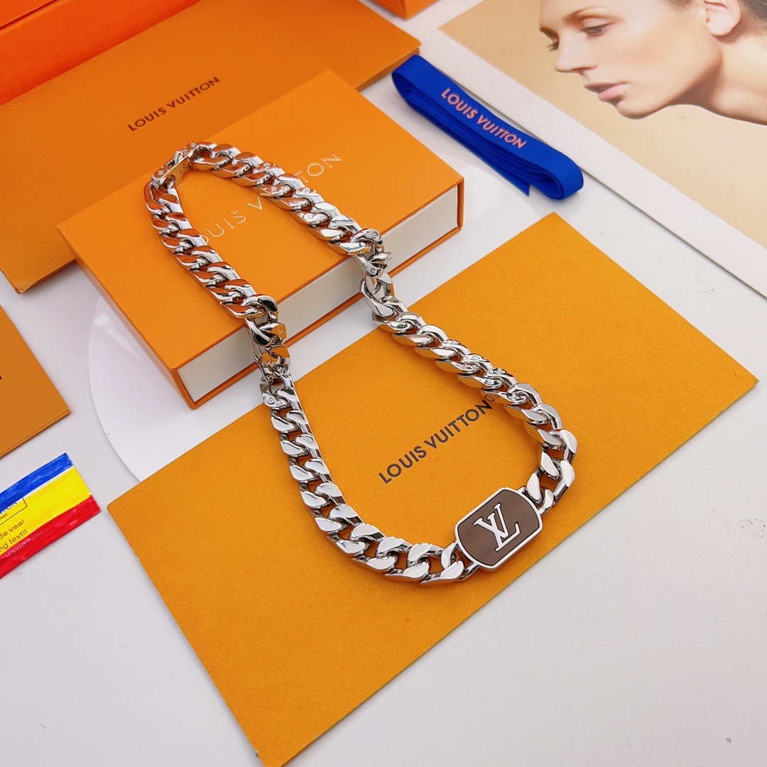 L0vis Vvtt0n Shades Necklace Silver For Women