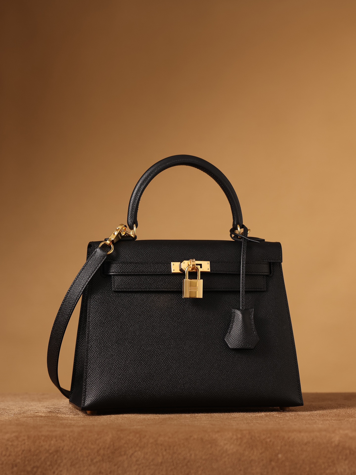 H**me5 Kelly Epsom Gold Tone Lock Bag Black For Women 9,8in/25cm