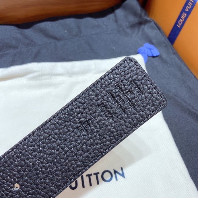 L0vis Vvtt0n Silver Tone Buckle LV Iconic Belt Dark Blue For Women