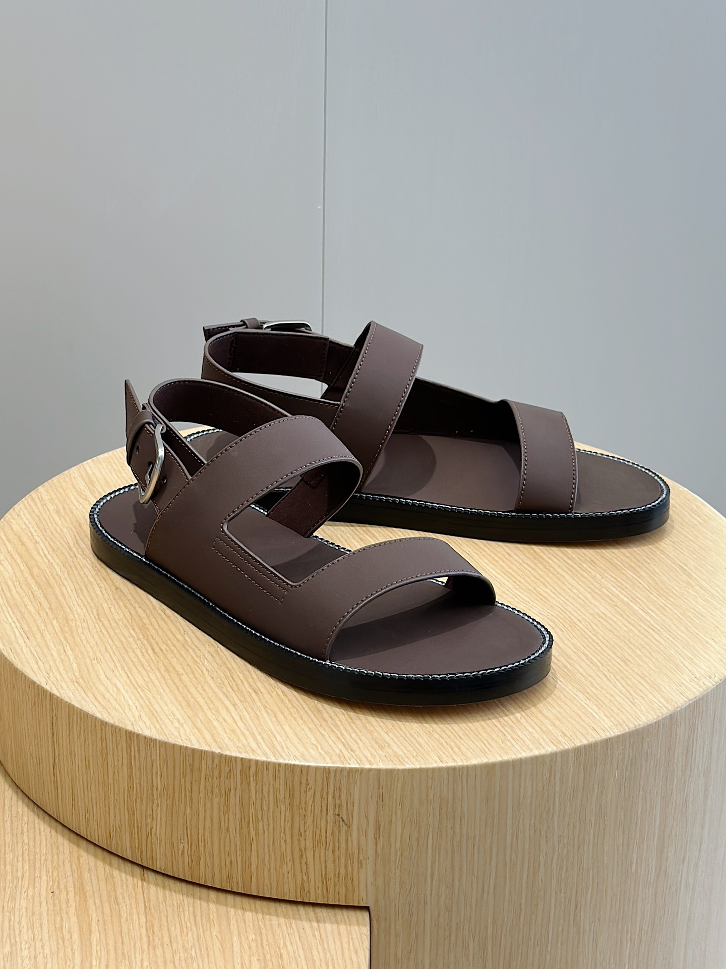 L0r0 P1ana Nama Sandal Dark Brown For Men FAN8703