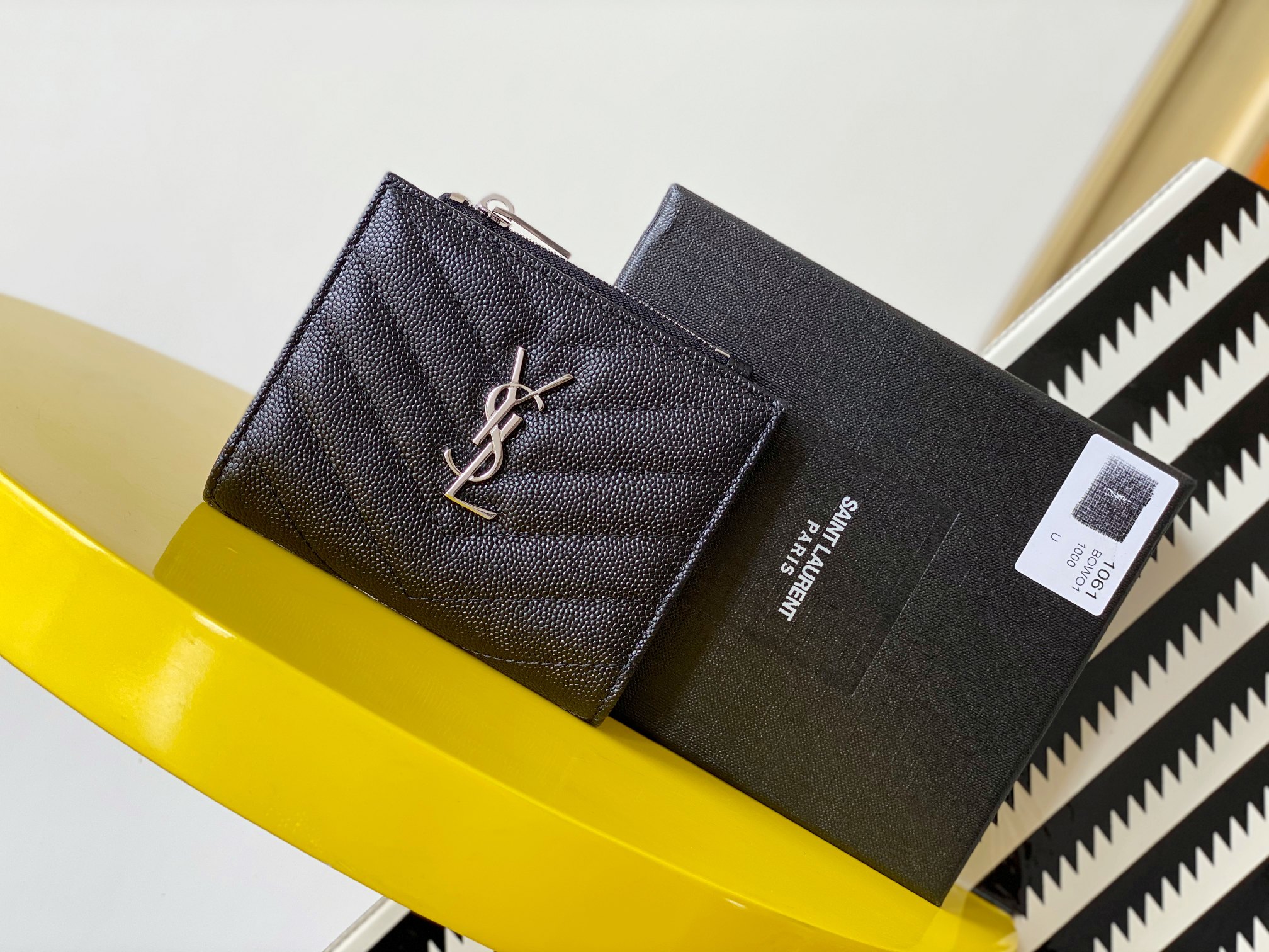 Sa1nt Lau*nt Cassandre Matelaseé Bi-Fold Wallet Black For Women 4.1in/10.5cm 575879BOW021000 Y51