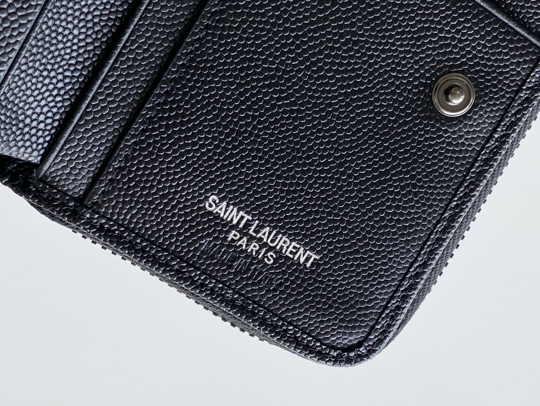 Sa1nt Lau*nt Cassandre Matelaseé Compact Zip Around Wallet Black For Women 4.7in/12cm 668288BOW081000 Y51