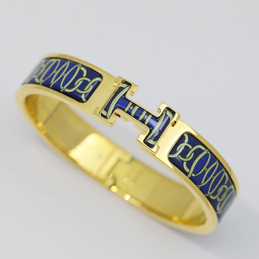 H**me5 Bracelet