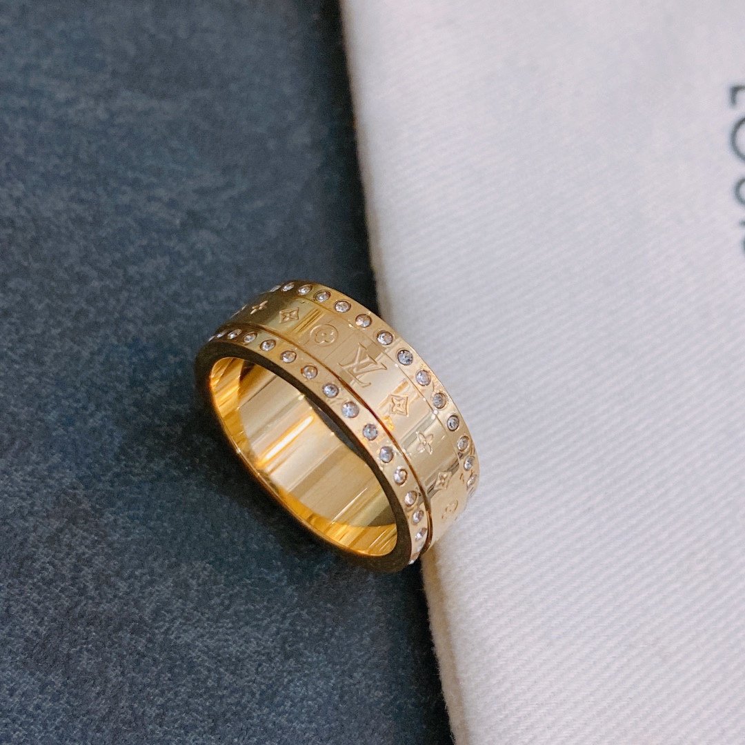 L0vis Vvtt0n Ring