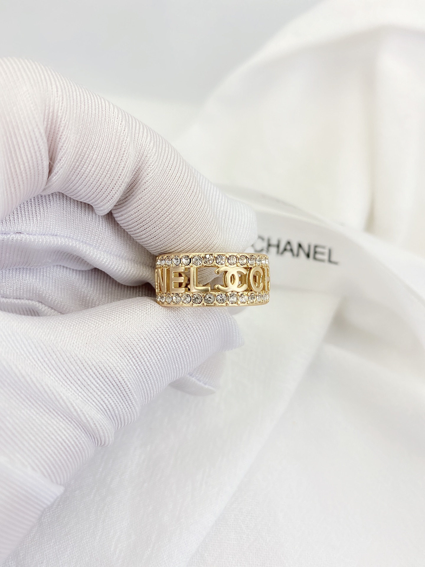 Ch**el Ring