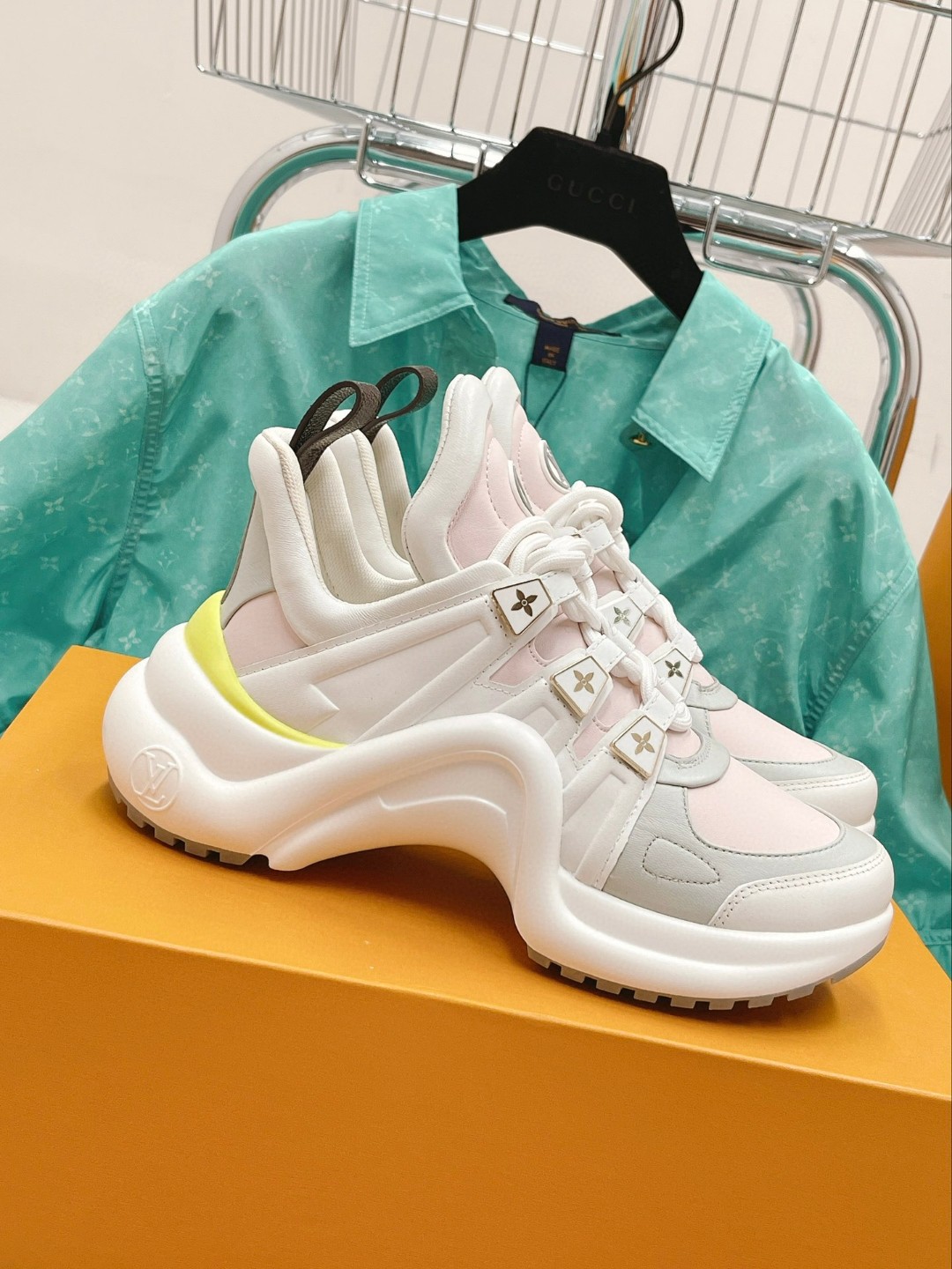 L0vis Vvtt0n LV Archlight Sneaker Light Pink For Women
