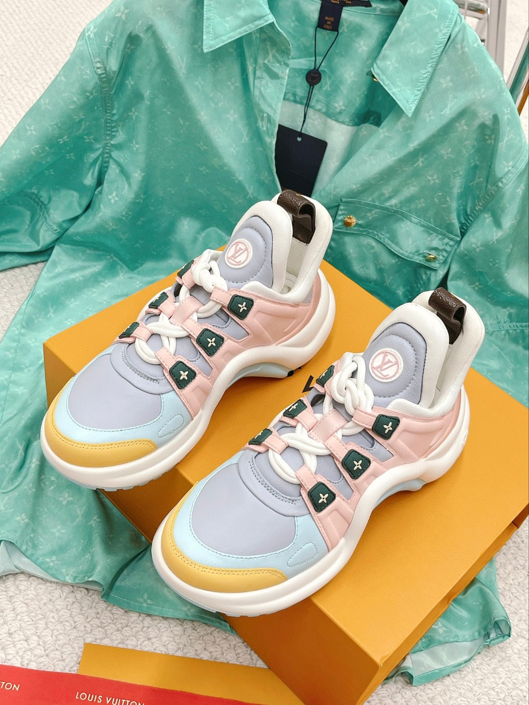 L0vis Vvtt0n LV Archlight Sneaker Multicolor For Women