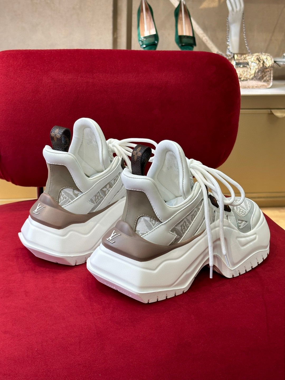 L0vis Vvtt0n LV Archlight Sneaker Grey For Women
