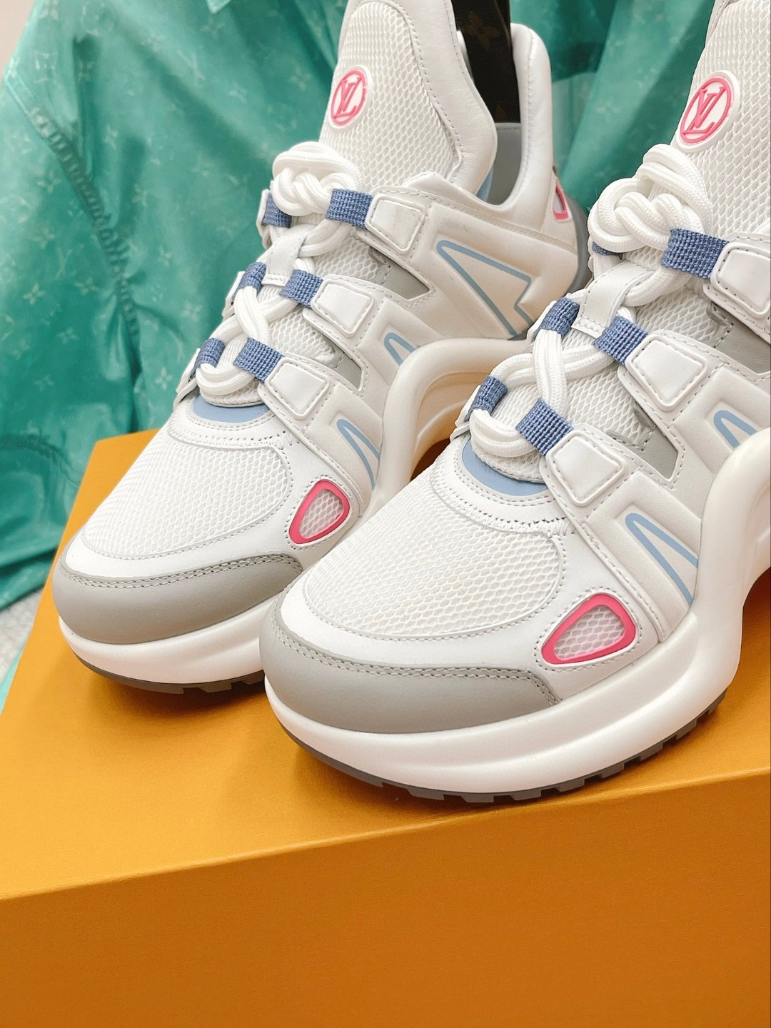 L0vis Vvtt0n LV Archlight Sneaker Light Pink For Women