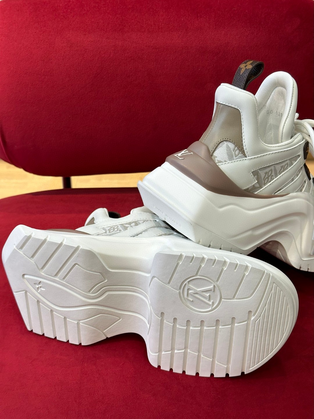 L0vis Vvtt0n LV Archlight Sneaker Grey For Women