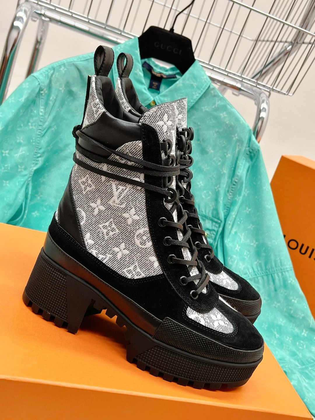 L0vis Vvtt0n Laureate Desert Boots Grey For Women